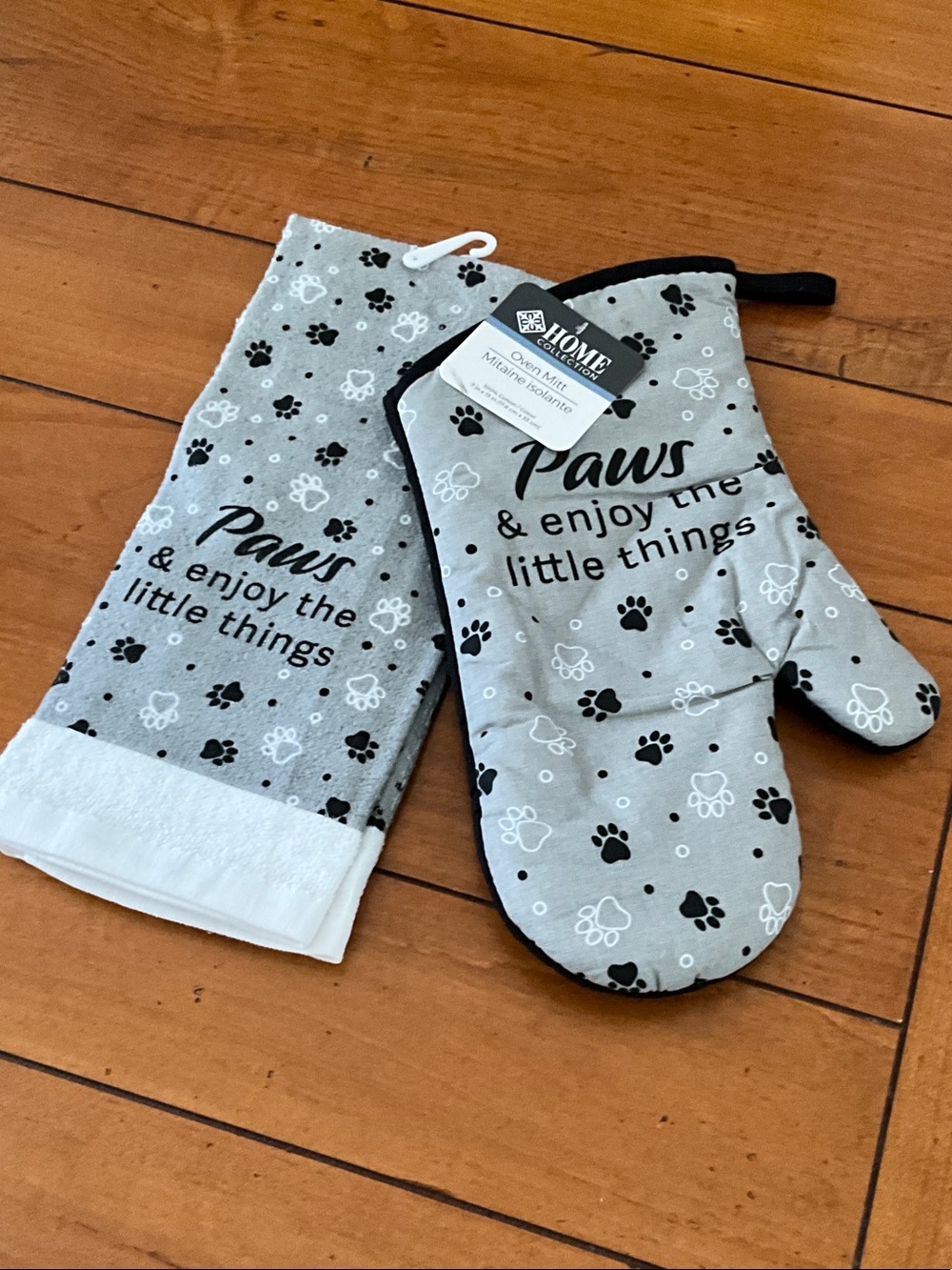 Expressions Gray Oven Mitt and Towel Set with Black Paw Print NWT